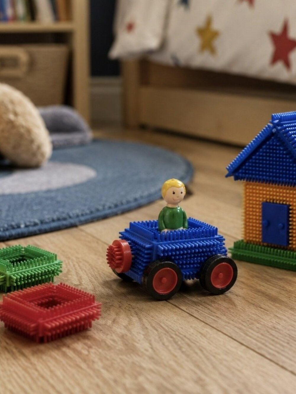 Bristle Blocks 100 Mixed Assorted Building Pieces w/ Case Wheels People Animals